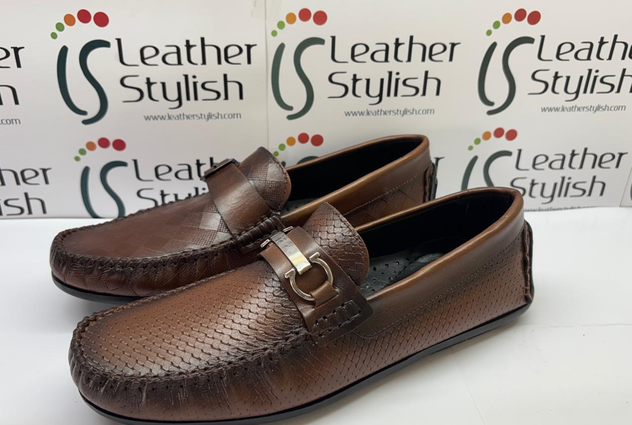 Leather Stylish footwear craftsmanship